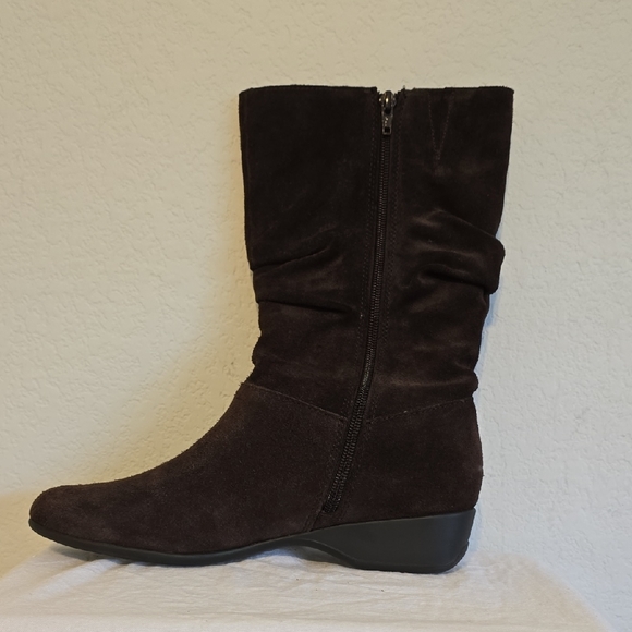 Peeps Dark Brown Suede Leather Heeled Boots. Size 8 - Picture 7 of 15